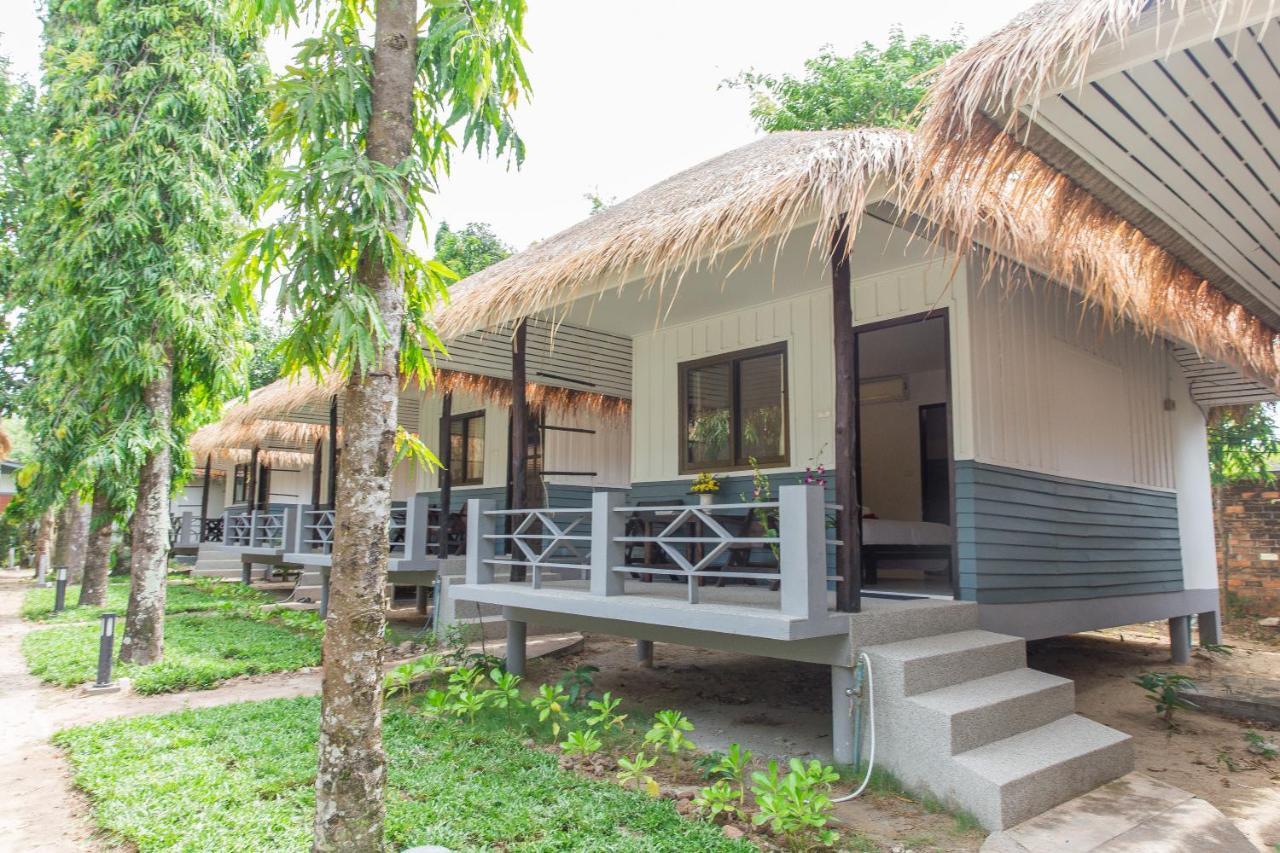 Adarin Beach Resort Мае-Нам Екстер'єр фото